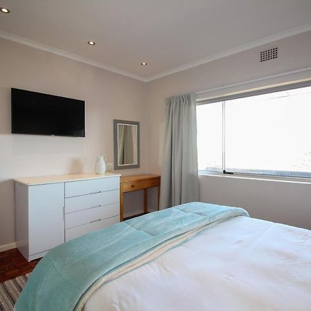 Westward Ho Apartment 13 เคปทาวน์ ภายนอก รูปภาพ