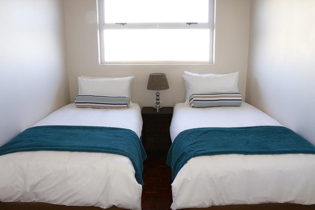 Westward Ho Apartment 13 เคปทาวน์ ภายนอก รูปภาพ