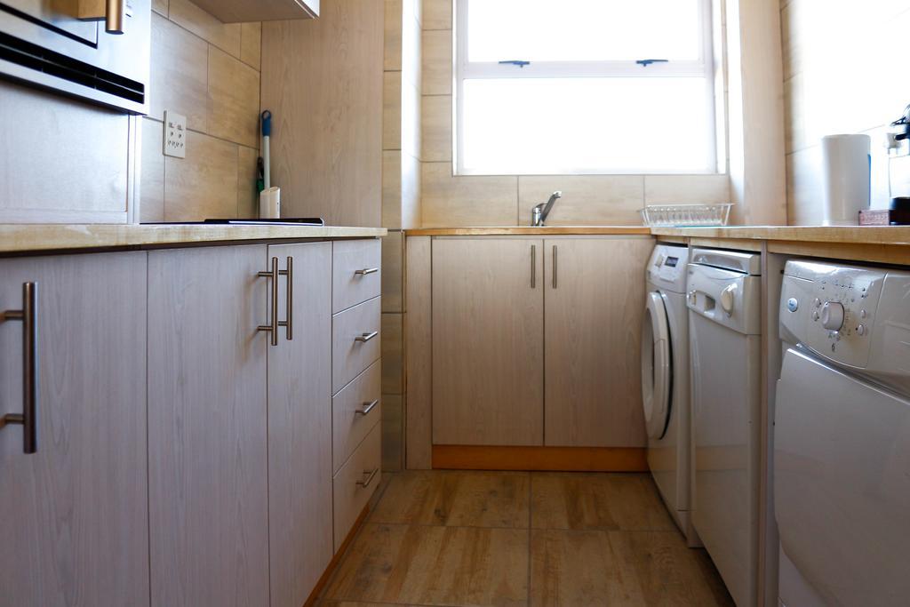 Westward Ho Apartment 13 เคปทาวน์ ภายนอก รูปภาพ