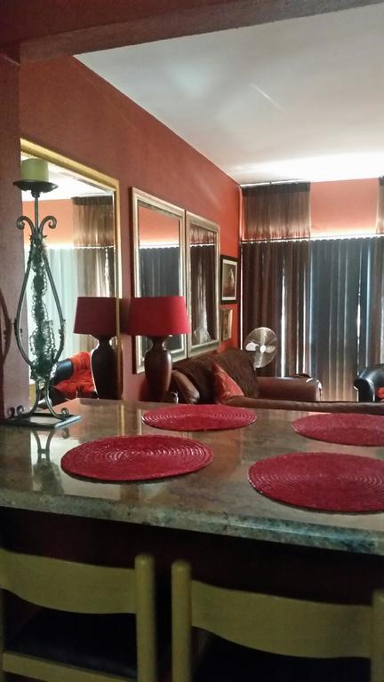 Westward Ho Apartment 13 เคปทาวน์ ภายนอก รูปภาพ