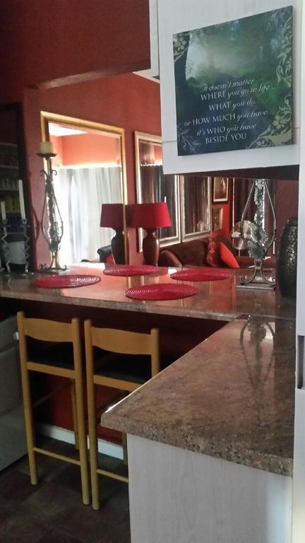 Westward Ho Apartment 13 เคปทาวน์ ภายนอก รูปภาพ