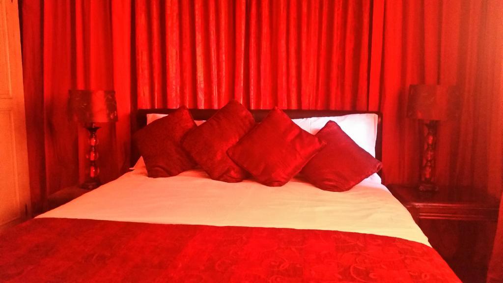 Westward Ho Apartment 13 เคปทาวน์ ภายนอก รูปภาพ